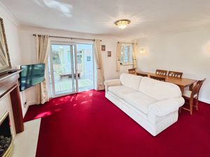 Lounge Diner- click for photo gallery